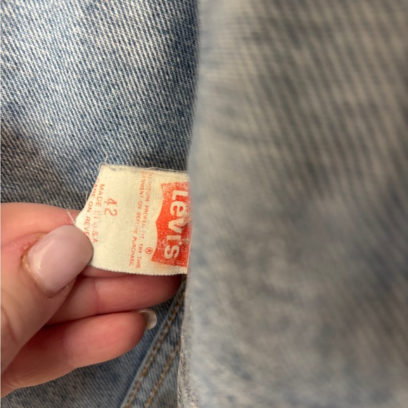 Levi's Size 42 Vintage Cropped Jean Jacket with Pink Painted Stars - Picture 10 of 12